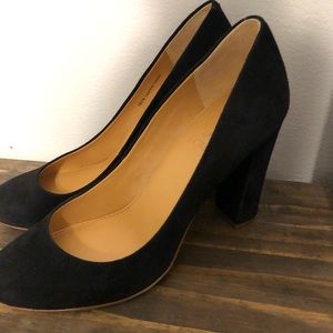 Barely worn JCrew suede pumps 7.5